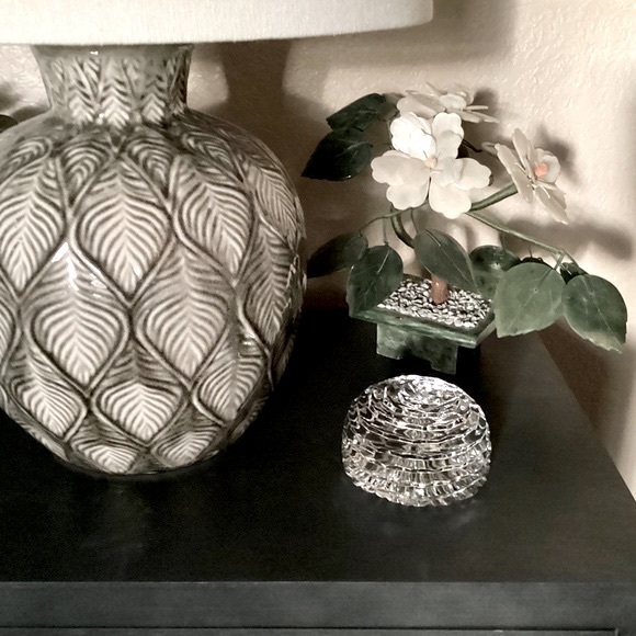 Domed Sculptured And Faceted Clear Lead Crystal Paperweight EUC - Picture 3 of 14